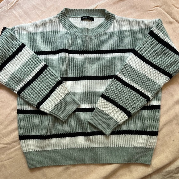 Lot of 3 mid weight sweaters - Picture 3 of 6